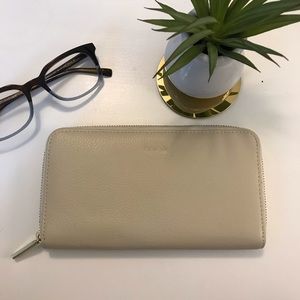 Cuyana Classic Zip-Around Wallet